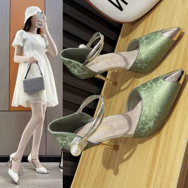 Fashionable Metal Pointed Pearl Women's Satin Flower High Heels - Image 3