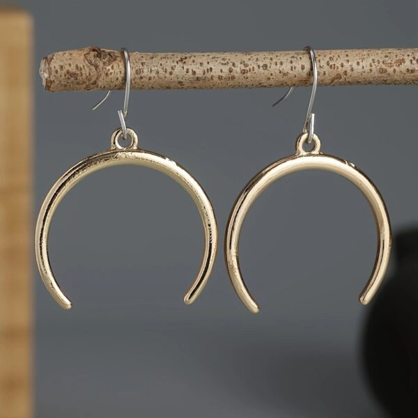 Retro C- Shaped Design Earrings Fashion Simple - Image 5