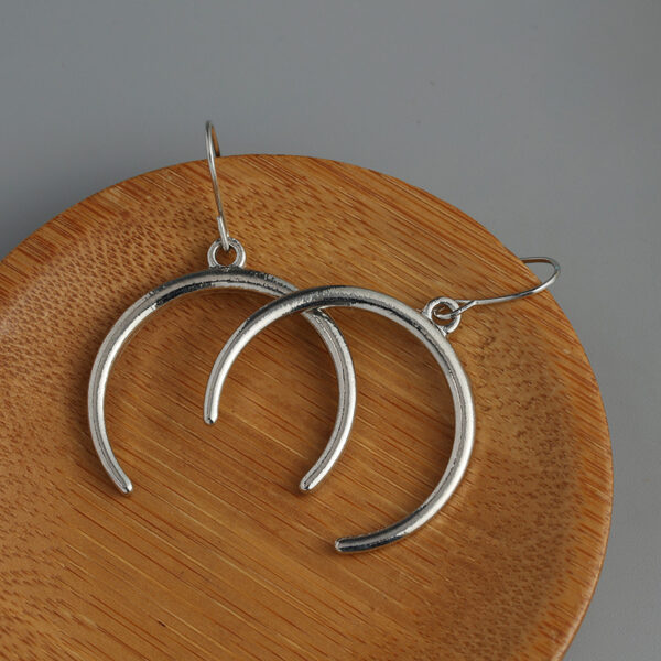 Retro C- Shaped Design Earrings Fashion Simple - Image 2